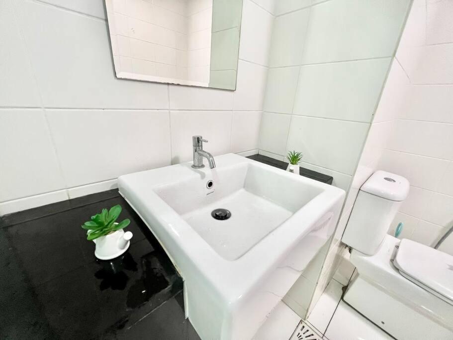 G 1-5Pax Cozy Home Trefoil Setia Alam 100Mps Wifi & Tv Sccc Bagian luar foto